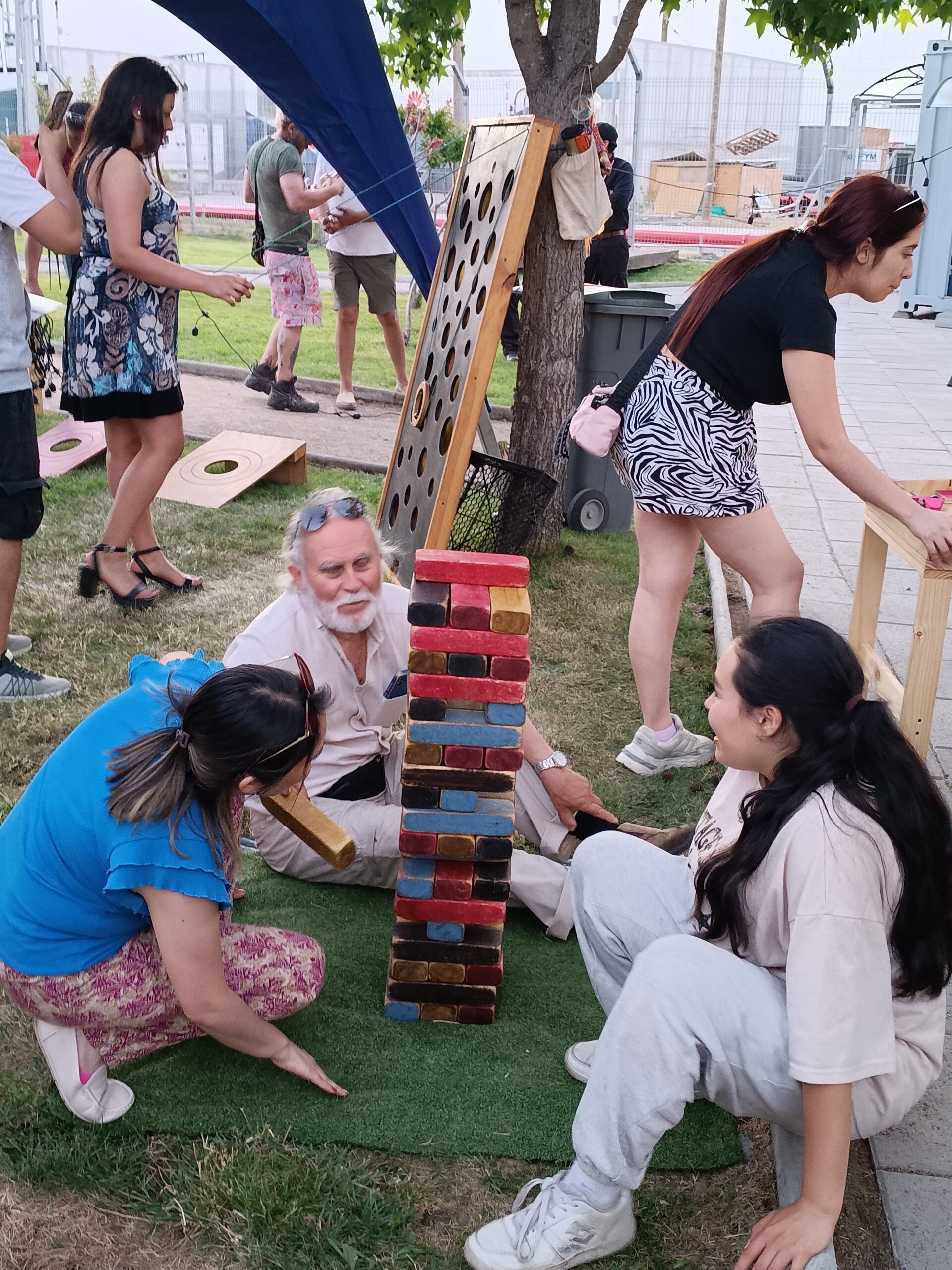 Activacion de marca con juegos gigantes